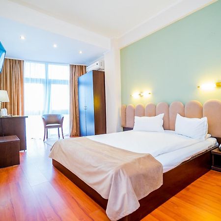Guci Hotel คอนสตันซา ภายนอก รูปภาพ