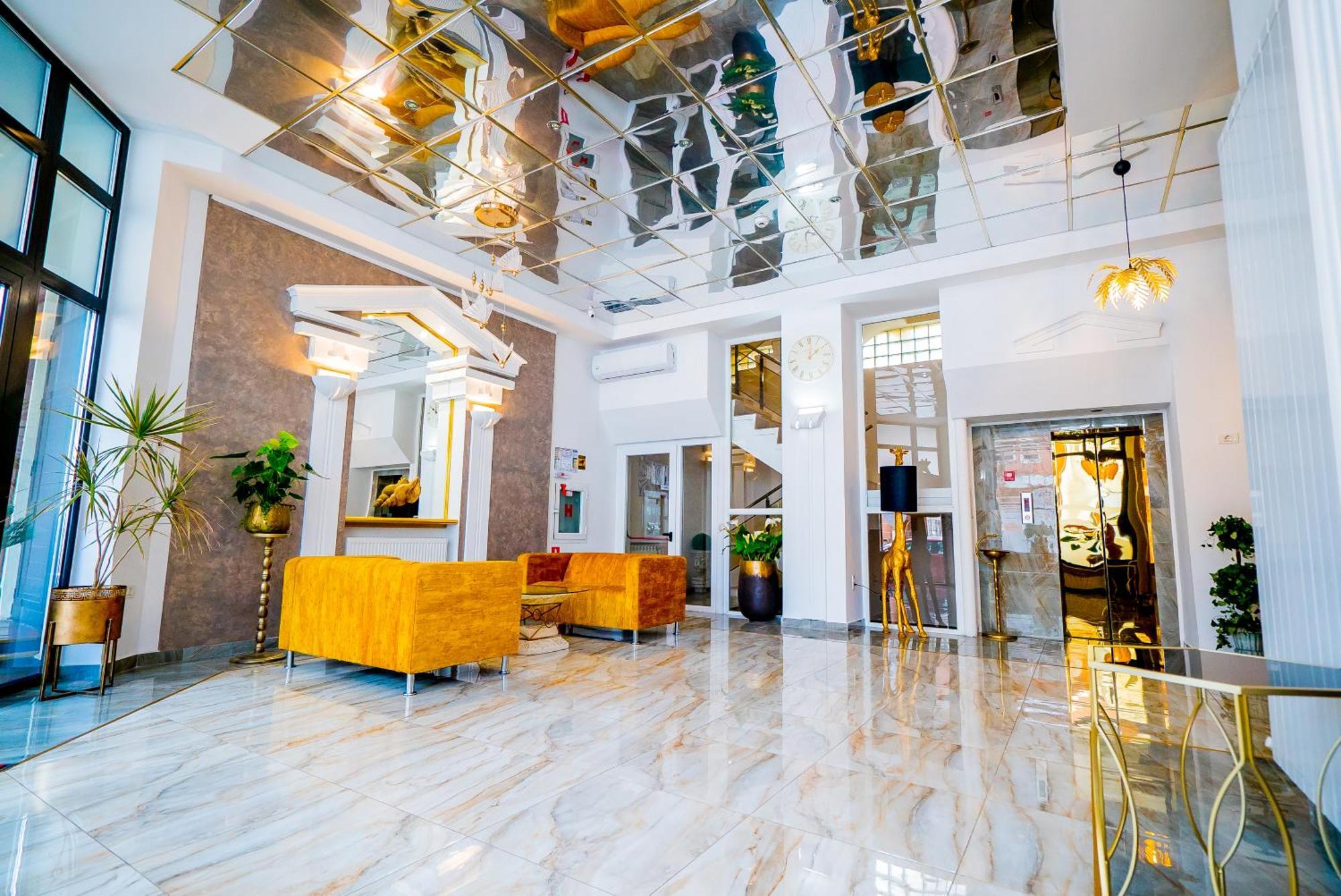 Guci Hotel คอนสตันซา ภายนอก รูปภาพ