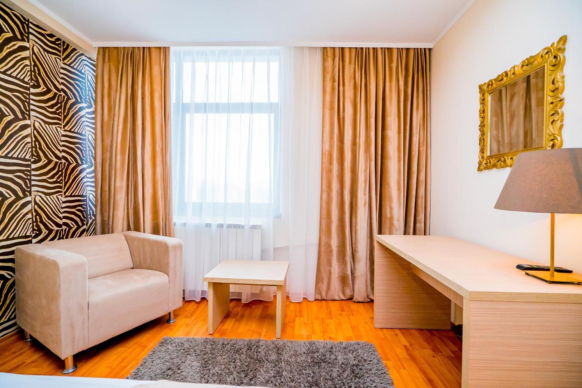 Guci Hotel คอนสตันซา ภายนอก รูปภาพ