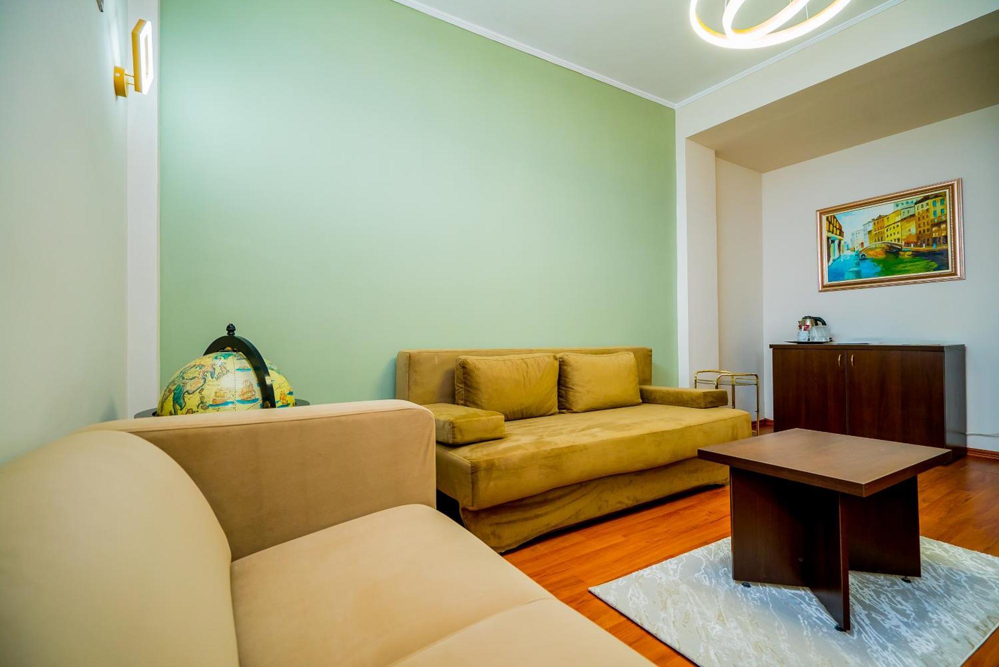 Guci Hotel คอนสตันซา ภายนอก รูปภาพ