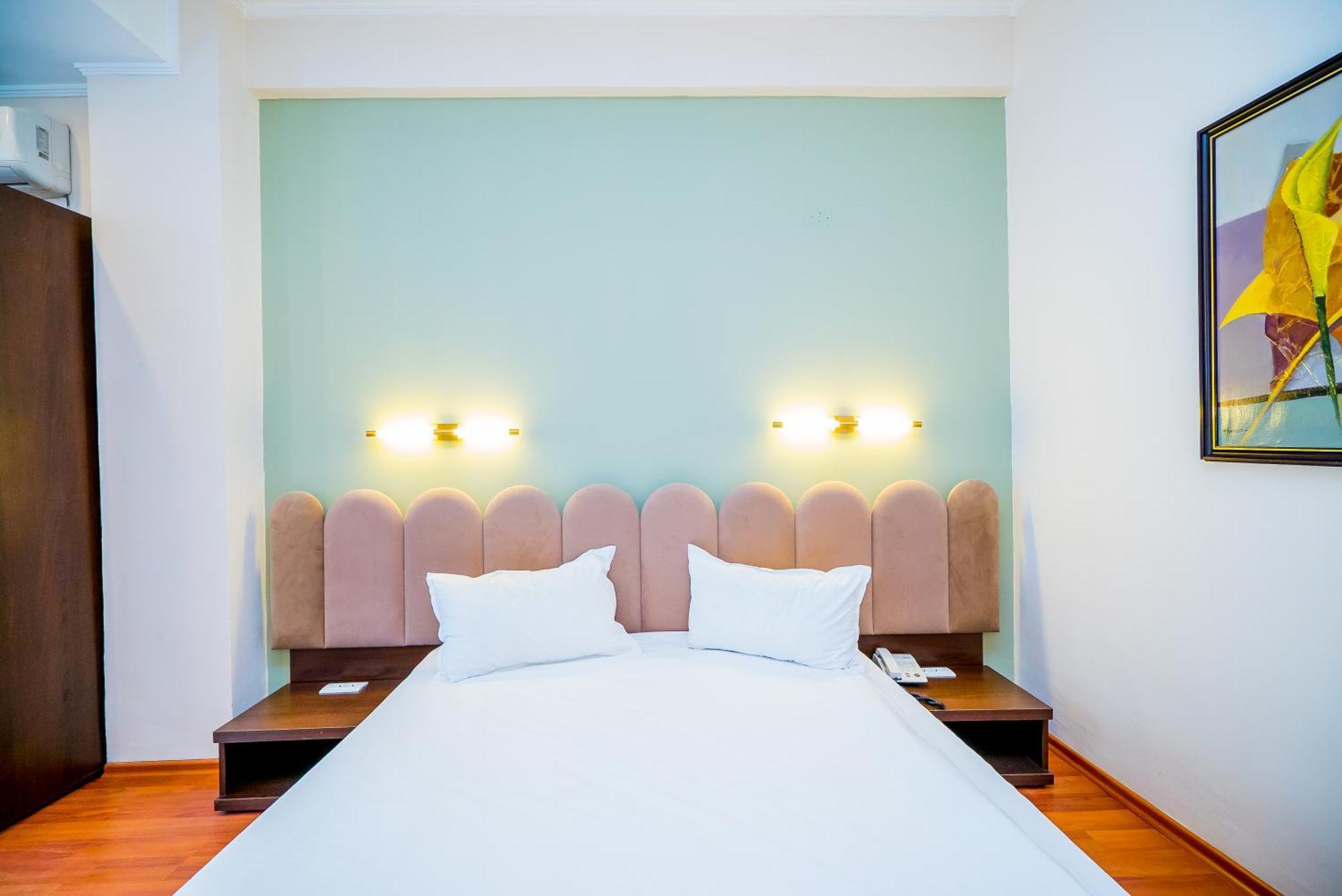 Guci Hotel คอนสตันซา ภายนอก รูปภาพ