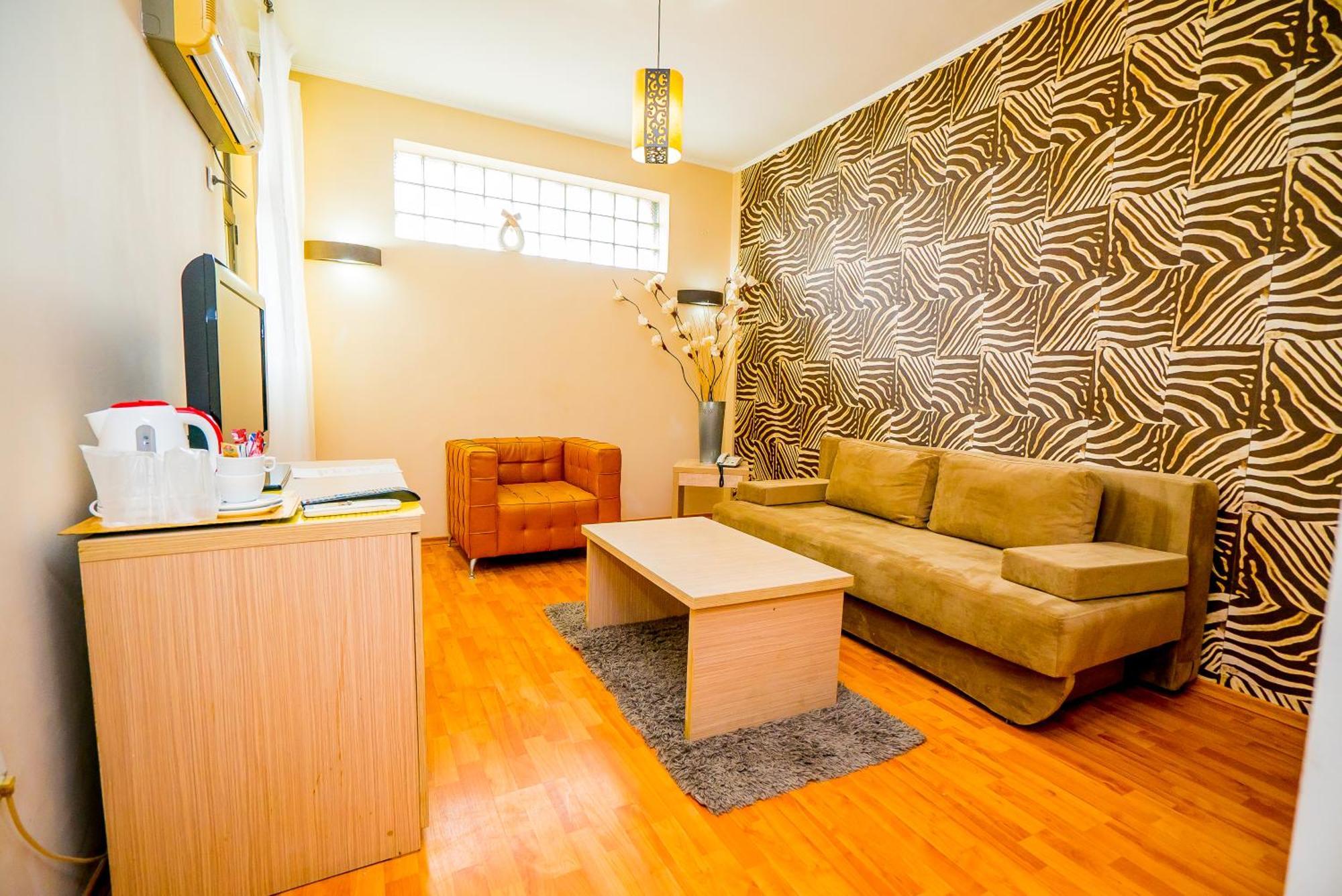 Guci Hotel คอนสตันซา ภายนอก รูปภาพ